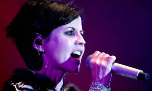 dolores 300x180 - Dolores O'Riordan Quería Grabar Un Nuevo Zombie