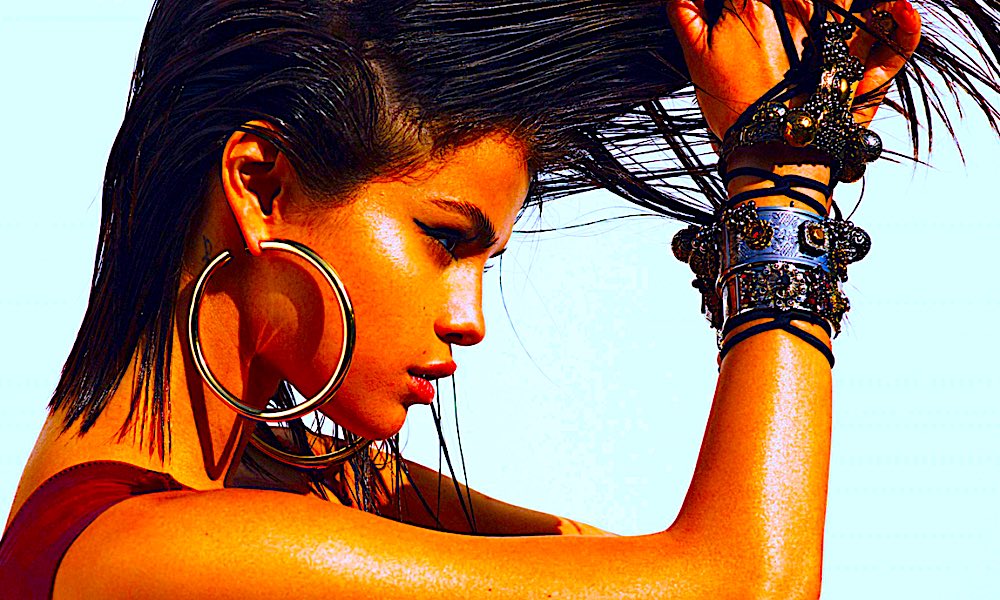 selena pelo 1 1000x600 - Selena Supera Lo de Justin