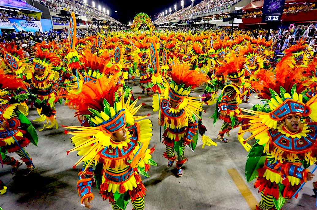 Carnival Samba School Parade e1480261503289 - Cifras Del Carnaval