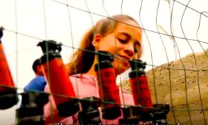 PALESTINA 300x180 - El Diario De Una Joven Palestina: Jugando Con Bombas