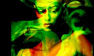 verde cara 300x180 - Verde: Rigurosa Moda