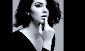 kendall hair 300x180 - Kendall: No Soy Bisexual