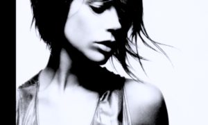 VICTORIA BLANCO Y NEGRO 1000x600 300x180 - Victoria No Vestirá A Meghan