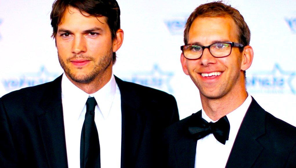 ashton kutcher net worth 2 - 5 Famosos Con Gemelos