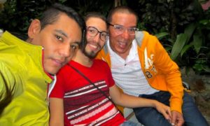 Trieja en Medellín2 300x180 - ¿Qué Pasa Si Se Casan Tres Hombres? Miles De Haters Opinan