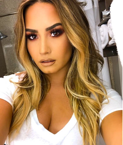 demi insta - Demi Sigue En El Infierno