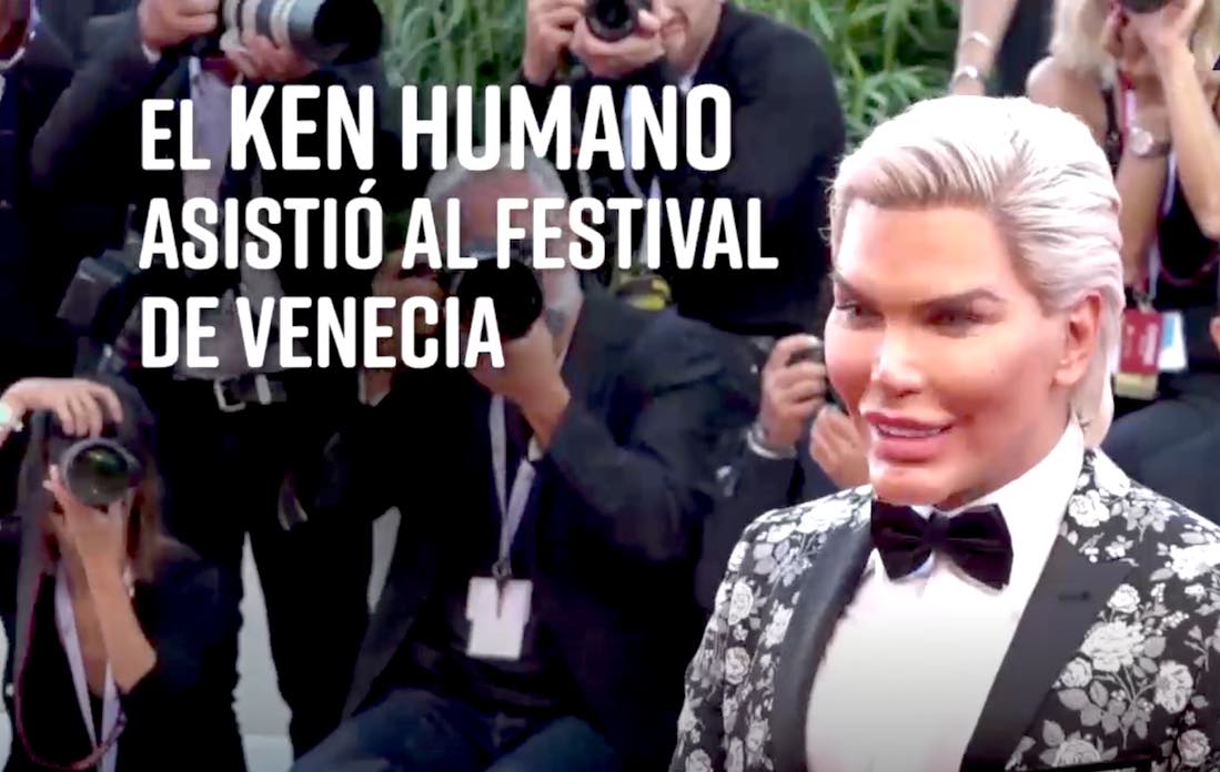 KEN VENECIA - El Ken Humano Desfila Por La Alfombra Roja De Venecia