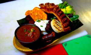 BANDEJA PAISA 300x180 - 10 Comidas Muy Latinas