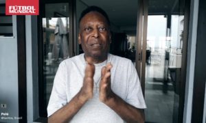 Pele 300x180 - Rinden homenaje a los héroes contra el COVID-19