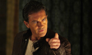 Antonio Banderas 300x180 - Antonio Banderas asegura que mejor seguirá confinado