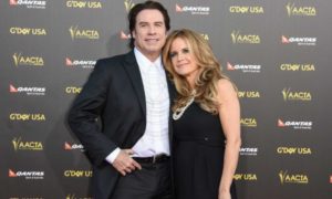 Esposa John Travolta 300x180 - Kelly Preston, esposa de John Travolta pierde la batalla contra el cáncer