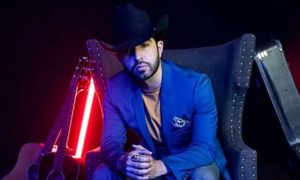Jose Favela 300x180 - Joss Favela le canta al dolor y al amor