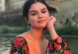 descarga 12 1 259x180 - Selena Gomez, valiente, revela su cicatriz de trasplante de riñón