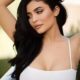 th 5 1 80x80 - Kylie Jenner comparte su 'look' casual, frente a su mansión en Los Ángeles