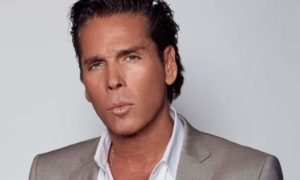 1269252 300x180 - Roberto Palazuelos cuenta como fue separado de mamá