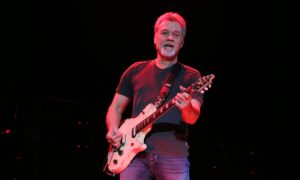 Van Halen 300x180 - Muere el icónico guitarrista Eddie Van Halen