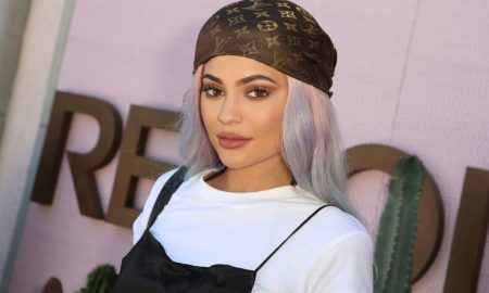 descarga 2020 10 27T140344.023 1 450x270 - Kylie Jenner es destronada en Instagram