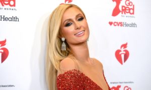 descarga 27 300x180 - Así celebró Paris Hilton su primer aniversario con Carter Reum