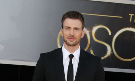 dt.common.streams.StreamServer 1 450x270 - La dura crítica de Chris Evans a Trump