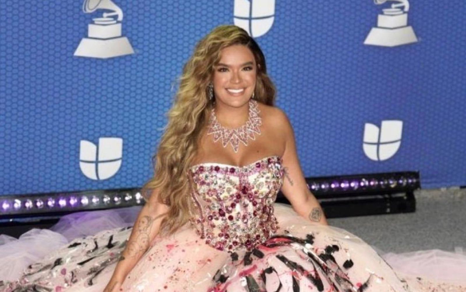 1605833859009 Karol G.001 - Karol G lleva el look más rebelde de los Latin Grammys 2020