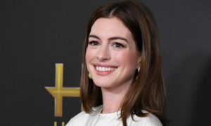 anne hathaway 1549226130 300x180 - Así fue como Anne Hathaway mantuvo oculto su embarazo