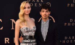 descarga 23 3 300x180 - Sophie Turner y Joe Jonas ya están buscando su segundo bebé
