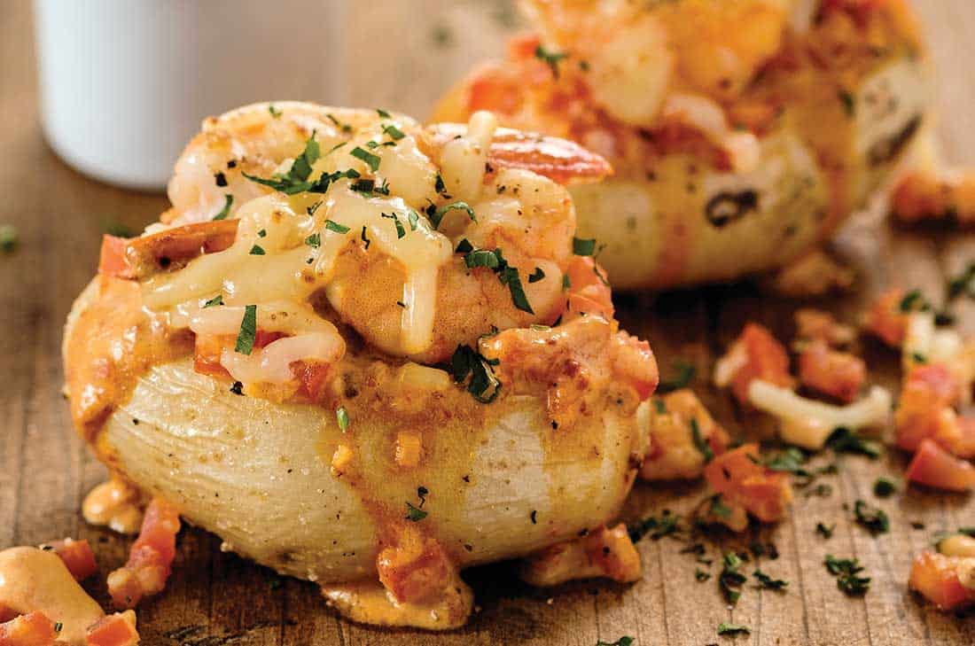 papas rellenas de camarones con chipotle 1 - Botanas sencillas y ricas para preparar en casa...