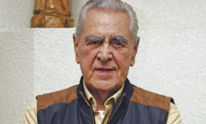 Mi vocacioin me la regaloi Dios Eric del Castillo 1 300x180 - Eric del Castillo habla de la violencia que Kate vivió con Luis García