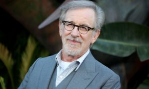 descarga 68 1 300x180 - Steven Spielberg recibe amenazas de muerte de una fan