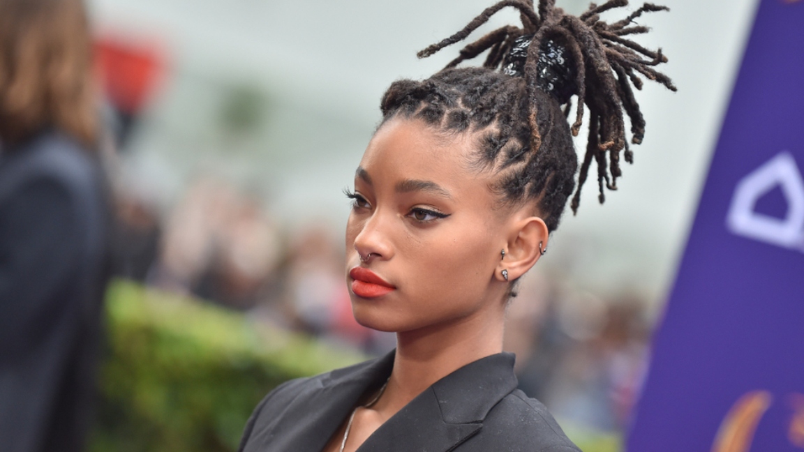 willow smith comes out 1 - Willow confiesa que sufre ataques de ansiedad