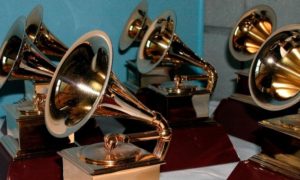 Grammy 300x180 - Los Grammy se posponen por la pandemia de Covid-19
