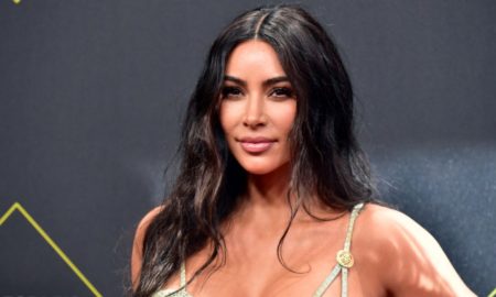 Kim Kardashian 8 1 450x270 - Kim Kardashian reaparece utilizando su anillo de casada