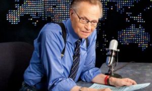 Larry King 300x180 - Larry King hospitalizado por Covid-19