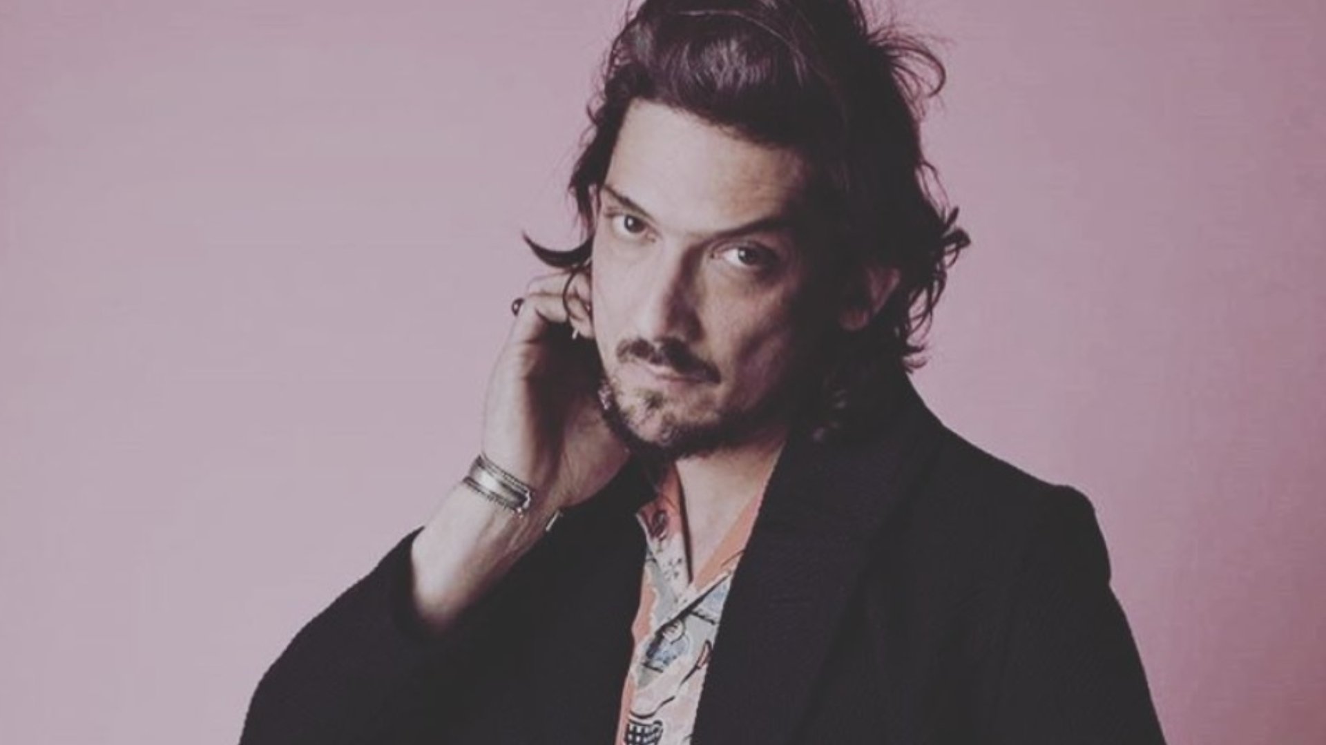 León Larregui twitter - Esto pasó con León Larregui tras promover no vacunarse