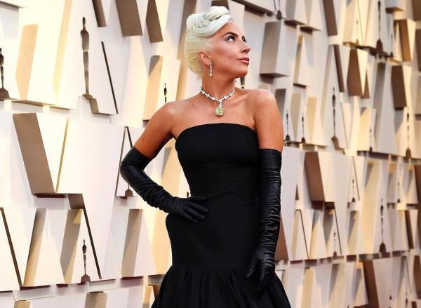 descarga 2021 01 08T185626.689 - Lady Gaga exige la destitución de Donald Trump