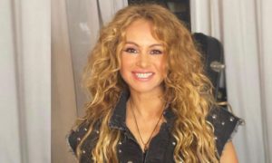 paulina rubio 1 300x180 - Paulina Rubio cobra 125 dólares por un saludo