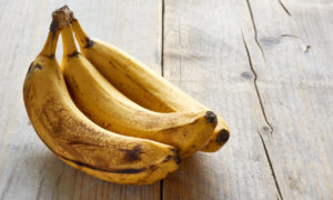 1366 2000 300x180 - 3 recetas para aprovechar los plátanos maduros que te encantarán