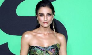 10088 aislinn2 e1583882294833 1 300x180 - Aislinn Derbez: mujeres no deberían cuidarse, los hombres deberían respetar