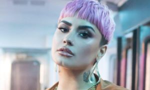 DemiLovato cabellocorto 300x180 - Demi casi arruina su rehabilitación por burlas sobre su peso
