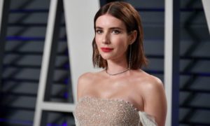 descarga 87 1 300x180 - Emma Roberts comparte fotos inéditas de su embarazo
