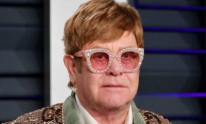 dt.common.streams.StreamServer 300x180 - Elton John celebra hoy 74 años de edad