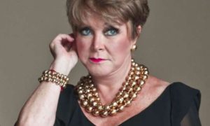 lolita ayala cuanto cuestan sus 300x180 - Lolita Ayala desata furor con su nuevo look