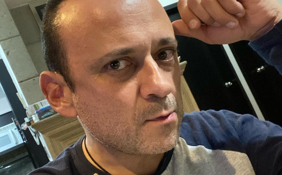 lalo espana lanza severa critica - Lalo España lanza burla contra los famosos que están en la política