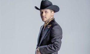 982319 300x180 - La reacción de Nodal a que Lupillo se tapara el tatuaje de Belinda