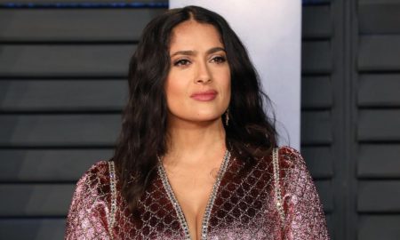 salma hayek 450x270 - Salma Hayek enamora en las redes con un challenge de Britney Spears