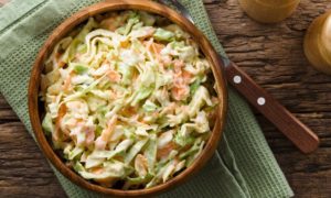 ensalada de repollo con zanahoria estilo kfcx fxcil de hacer crop1607714447488.jpeg 242310155 300x180 - Ensalada de col tipo Kentucky