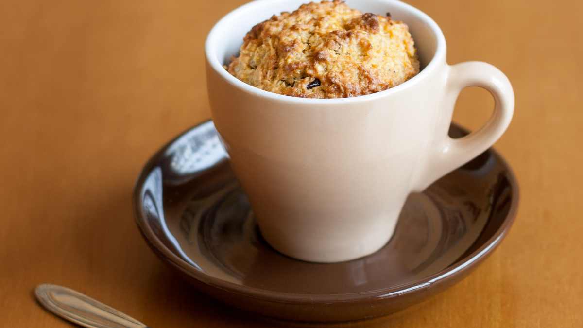 receta de mug cake de avena y platano - Recetas de bizcochos en tazas para merendar rico y fácil en pocos minutos