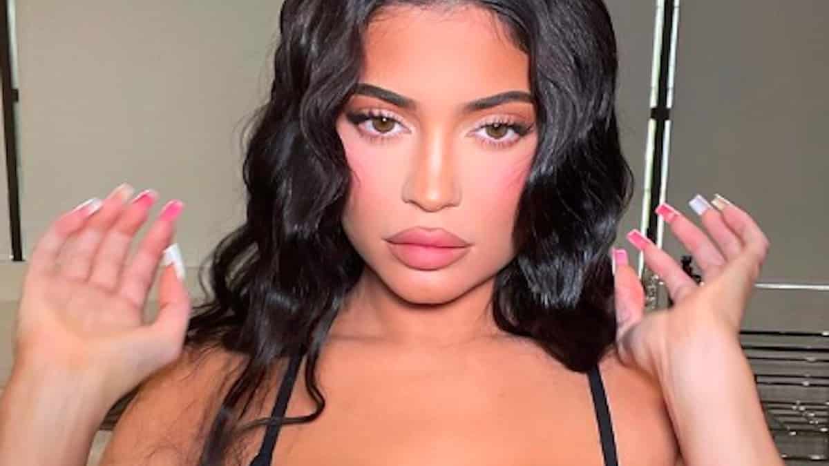 kim kardashian sa soeur kylie jenner enceinte de son 2eme enfant grande - La lujosa e íntima fiesta de Kylie Jenner por su cumpleaños