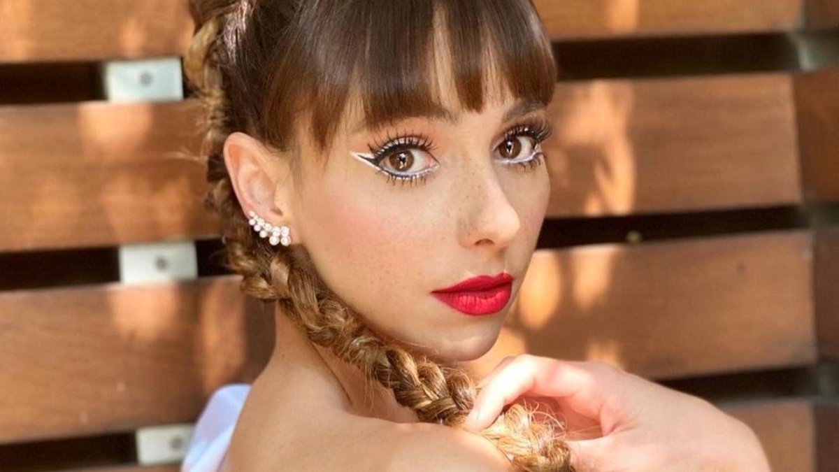 natalia tellez lucio la pelusa en televisa con un escotado vestido crop1607364281898.jpg 554688468 - Natalia Téllez cuenta por qué no funcionó salir con mujeres