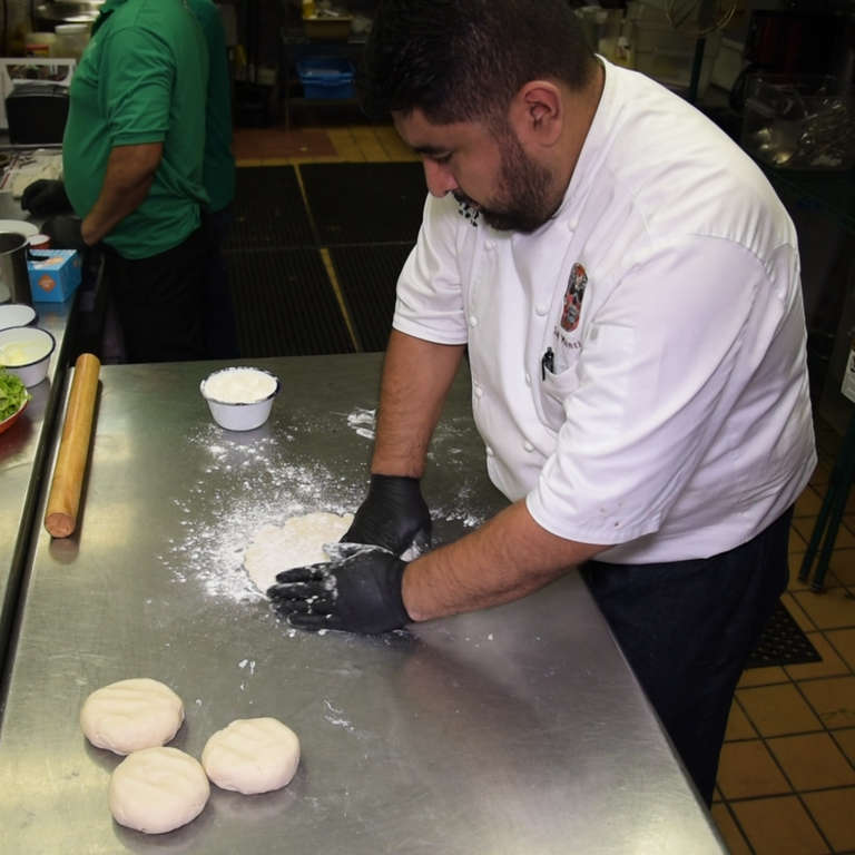 Chef Montiel 2 - Chef Montiel: La gran mentira de la comida mexicana en USA